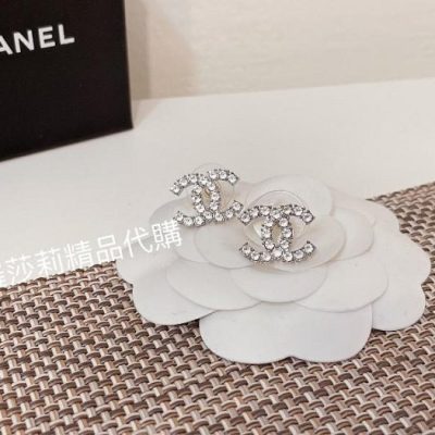 CHANEL 銀色水鑽耳環