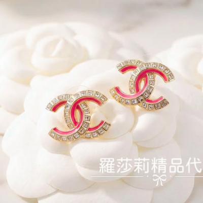 CHANEL 桃紅琺瑯水晶雙C耳環