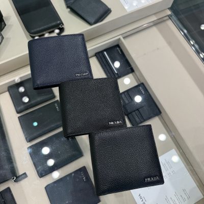PRADA 經典粒面短夾